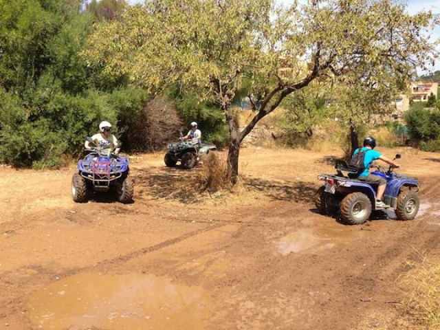 Quads sobre el barro